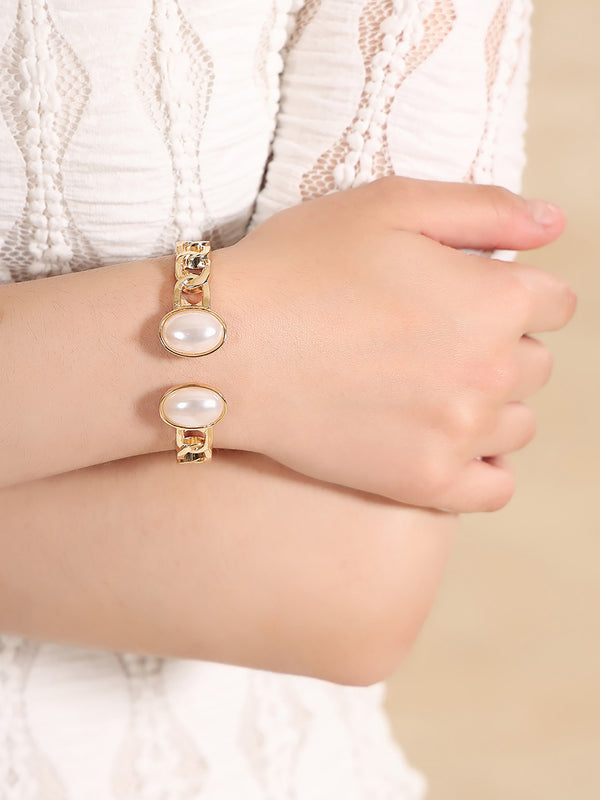 Elegant Single-Stone Bangle Bracelet