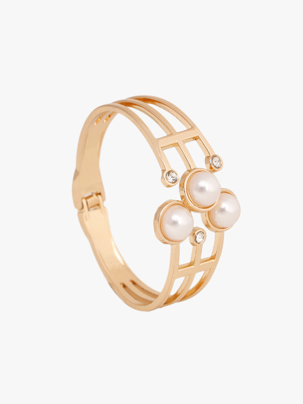 Golden Opulence With Pearls Bracelet