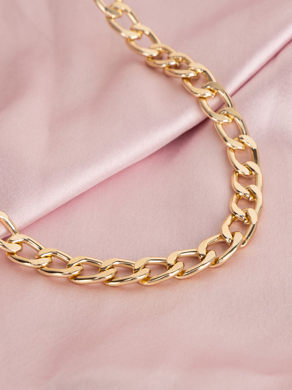 Understated Gold Elegance Lock Chain
