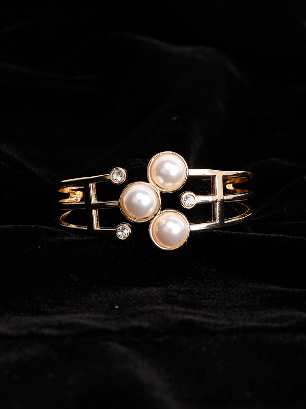 Golden Opulence With Pearls Bracelet